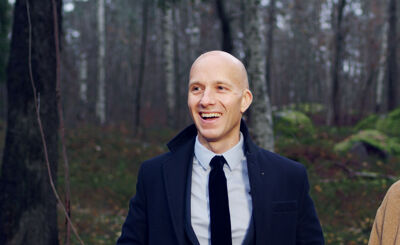 Porträtt av Martin Kihlberg i skogen